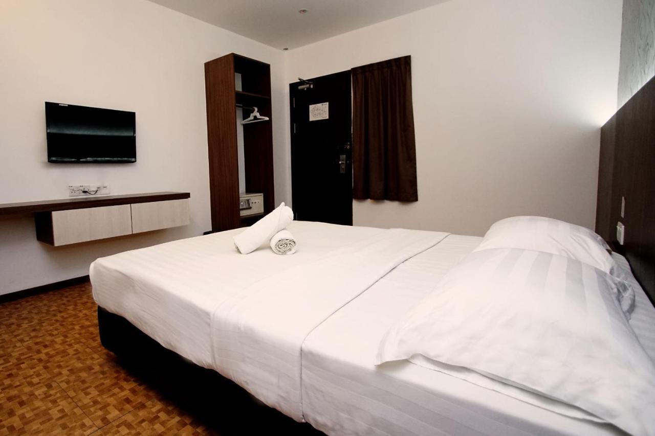 Pavilion Inn Miri Exterior foto